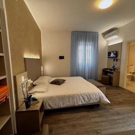 Hotel Etna Caorle Eksteriør billede