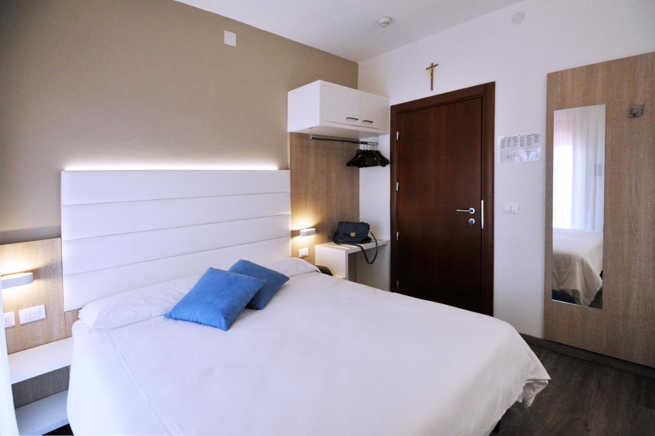 Hotel Etna Caorle Eksteriør billede