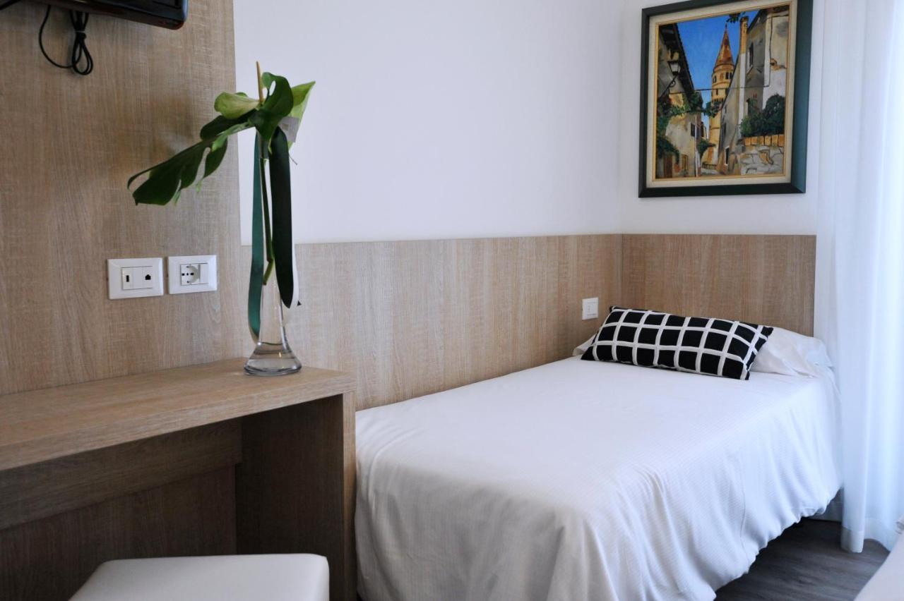Hotel Etna Caorle Eksteriør billede
