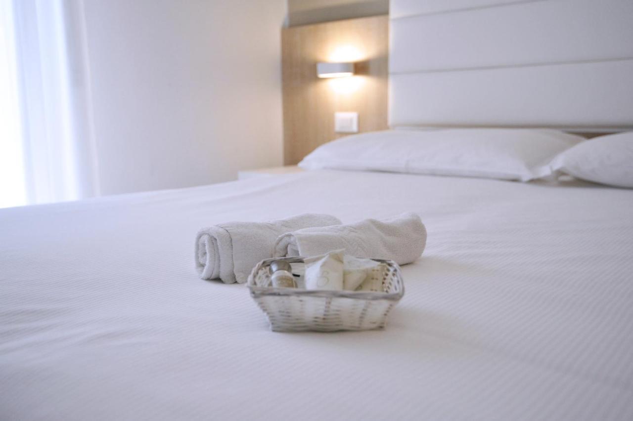 Hotel Etna Caorle Eksteriør billede