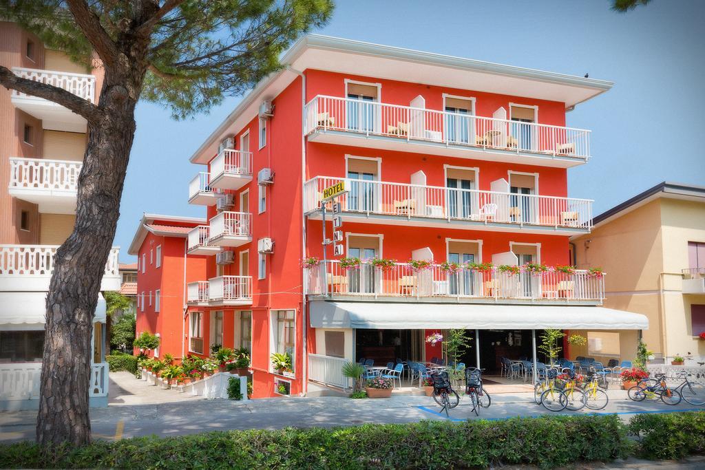Hotel Etna Caorle Eksteriør billede