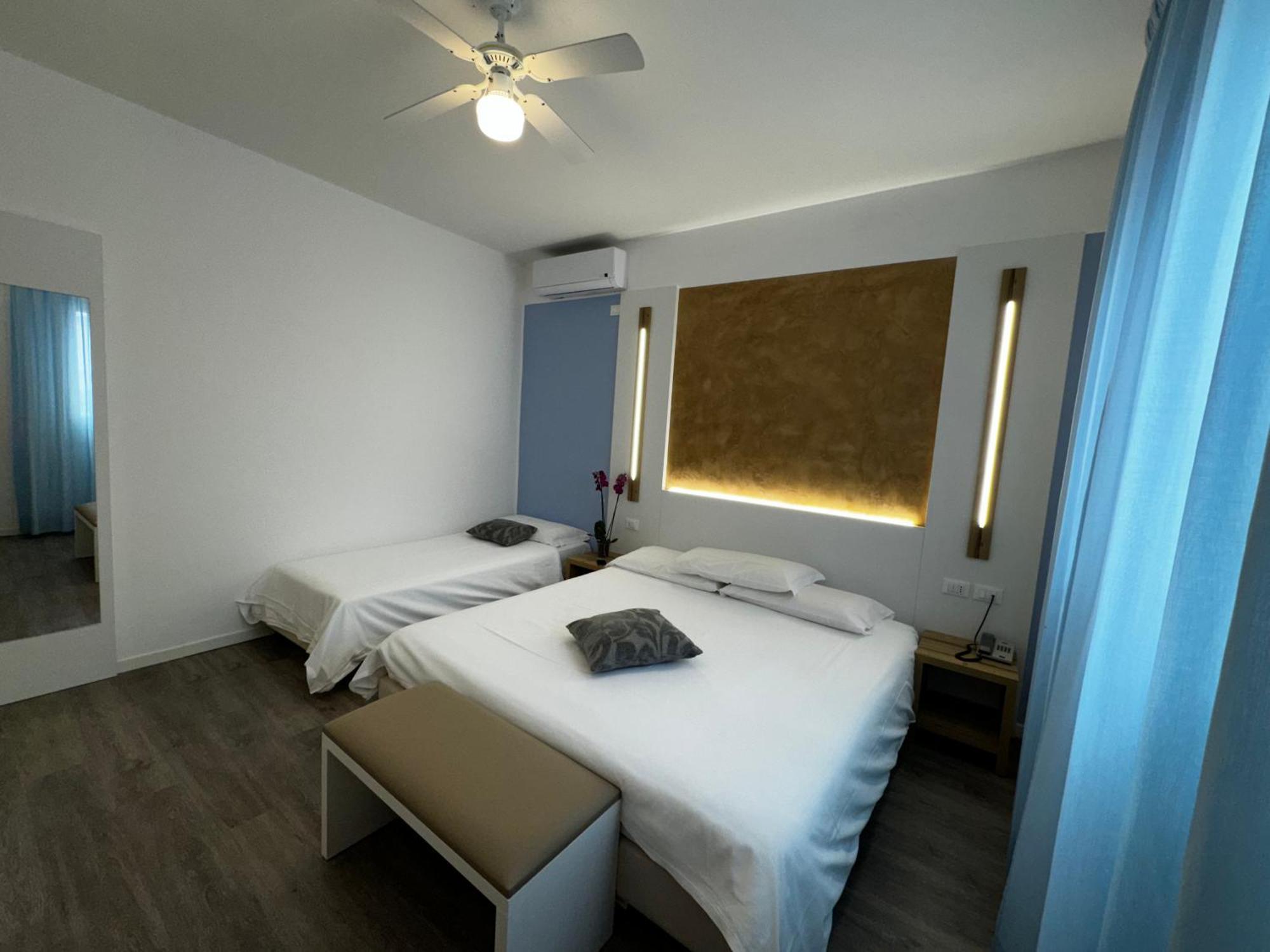 Hotel Etna Caorle Eksteriør billede