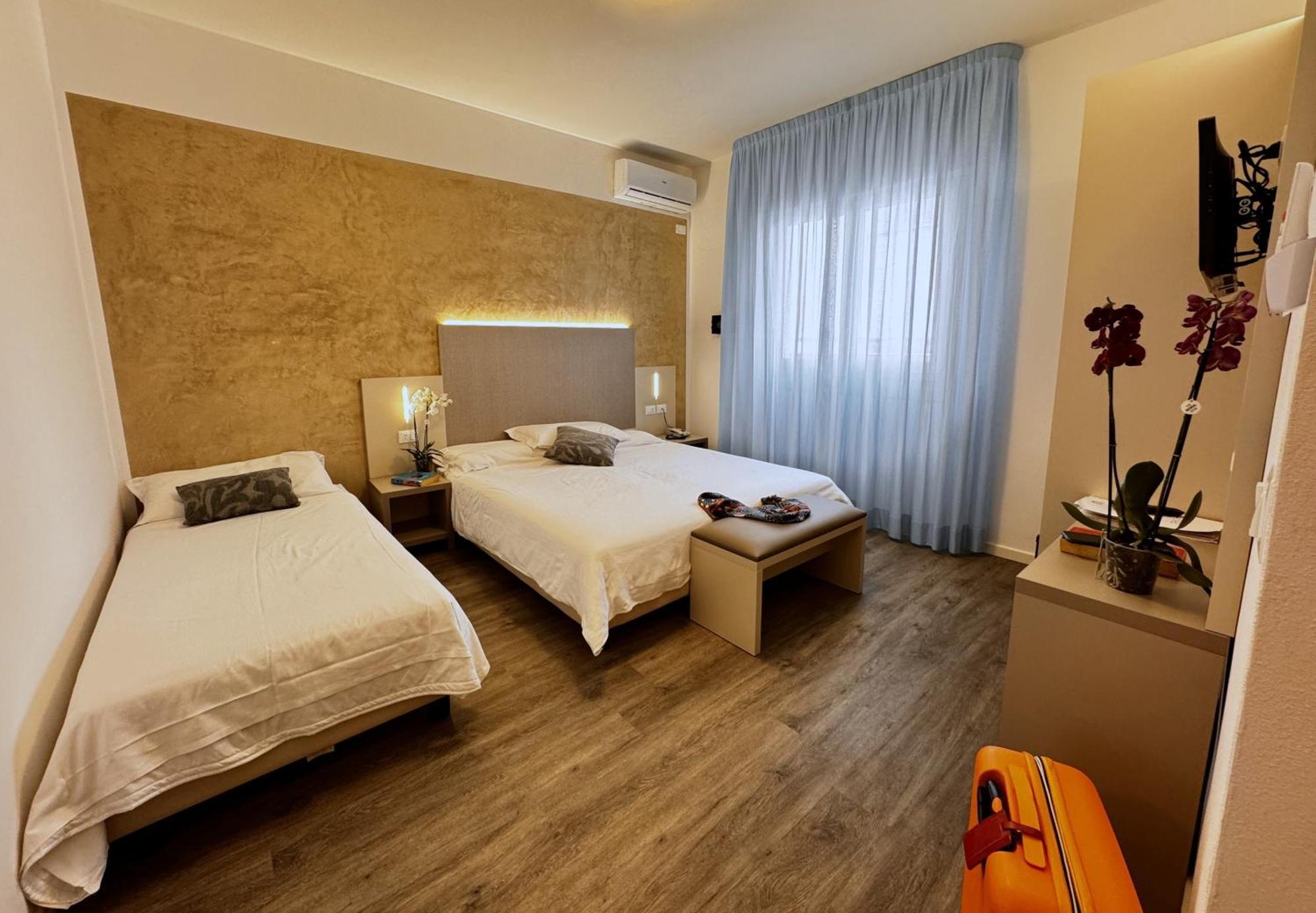 Hotel Etna Caorle Eksteriør billede