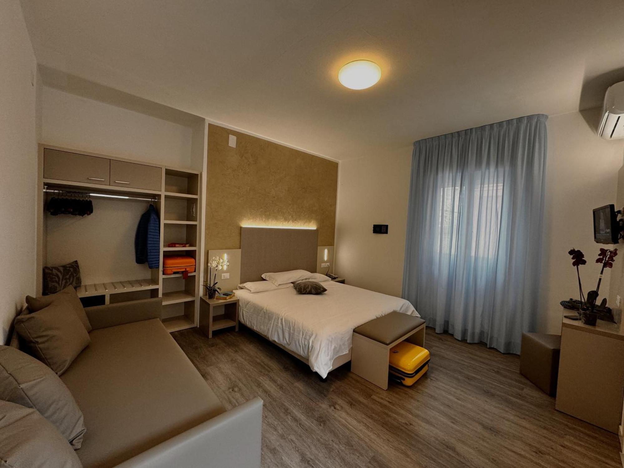 Hotel Etna Caorle Eksteriør billede