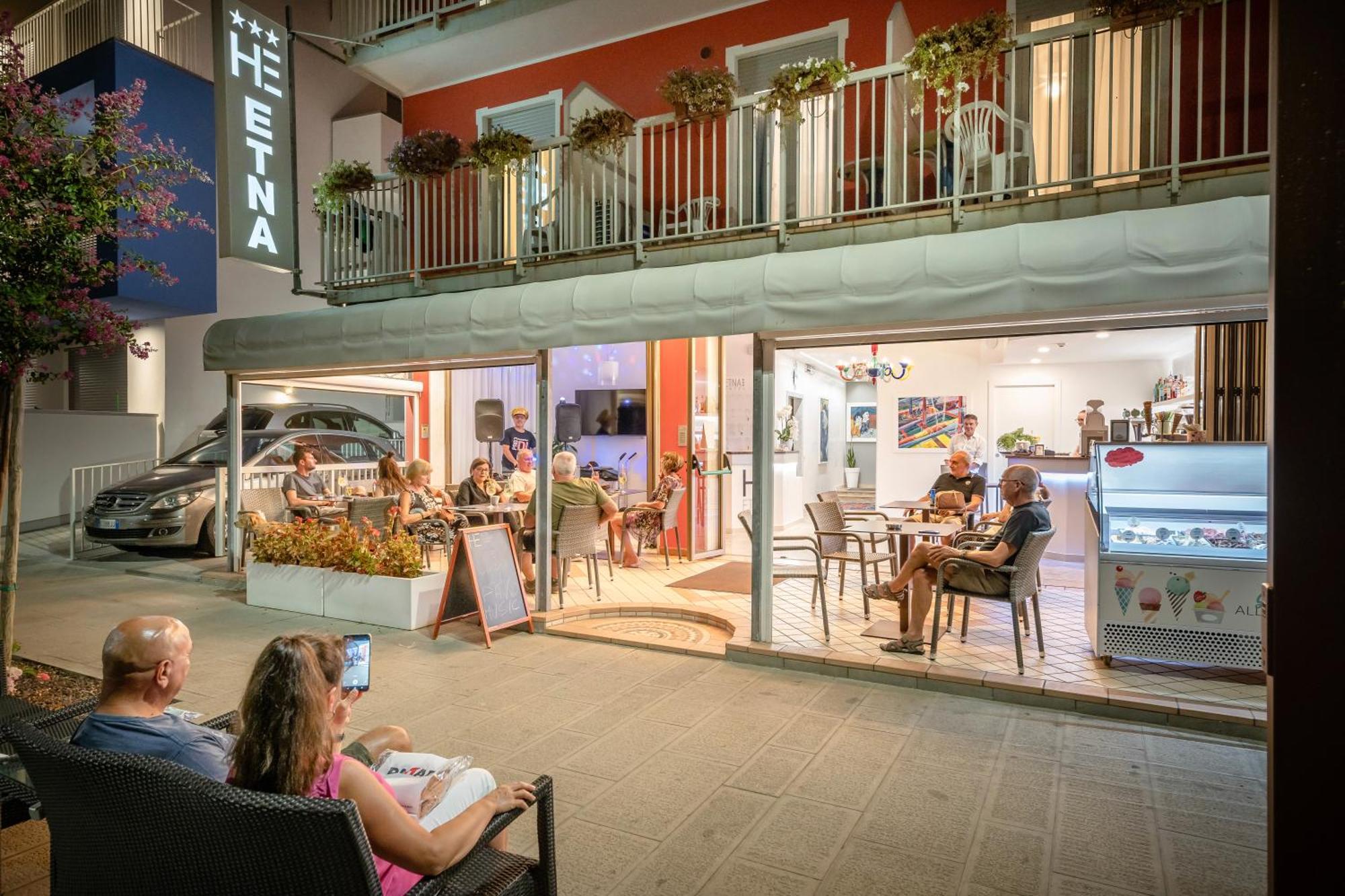 Hotel Etna Caorle Eksteriør billede