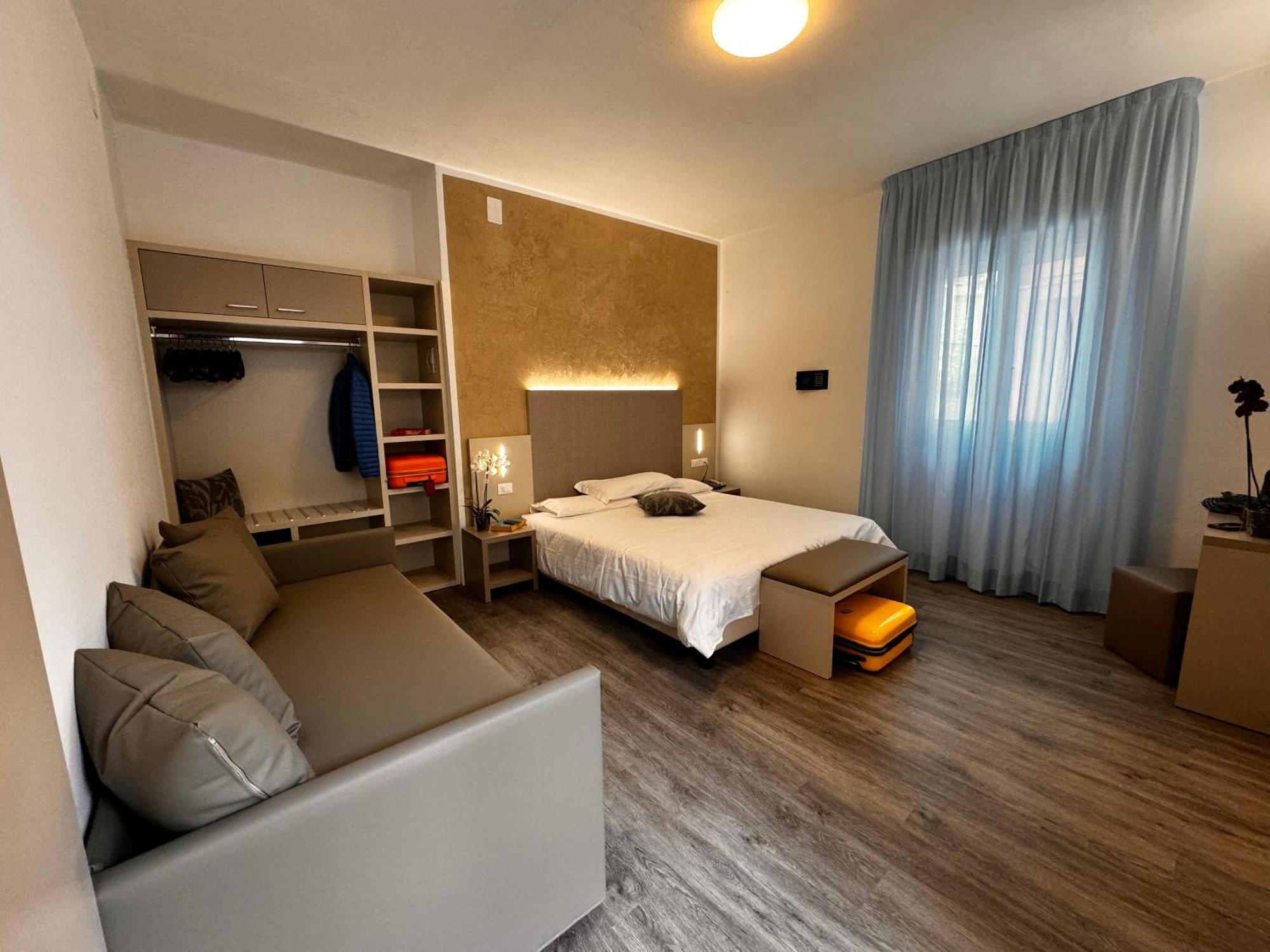 Hotel Etna Caorle Eksteriør billede