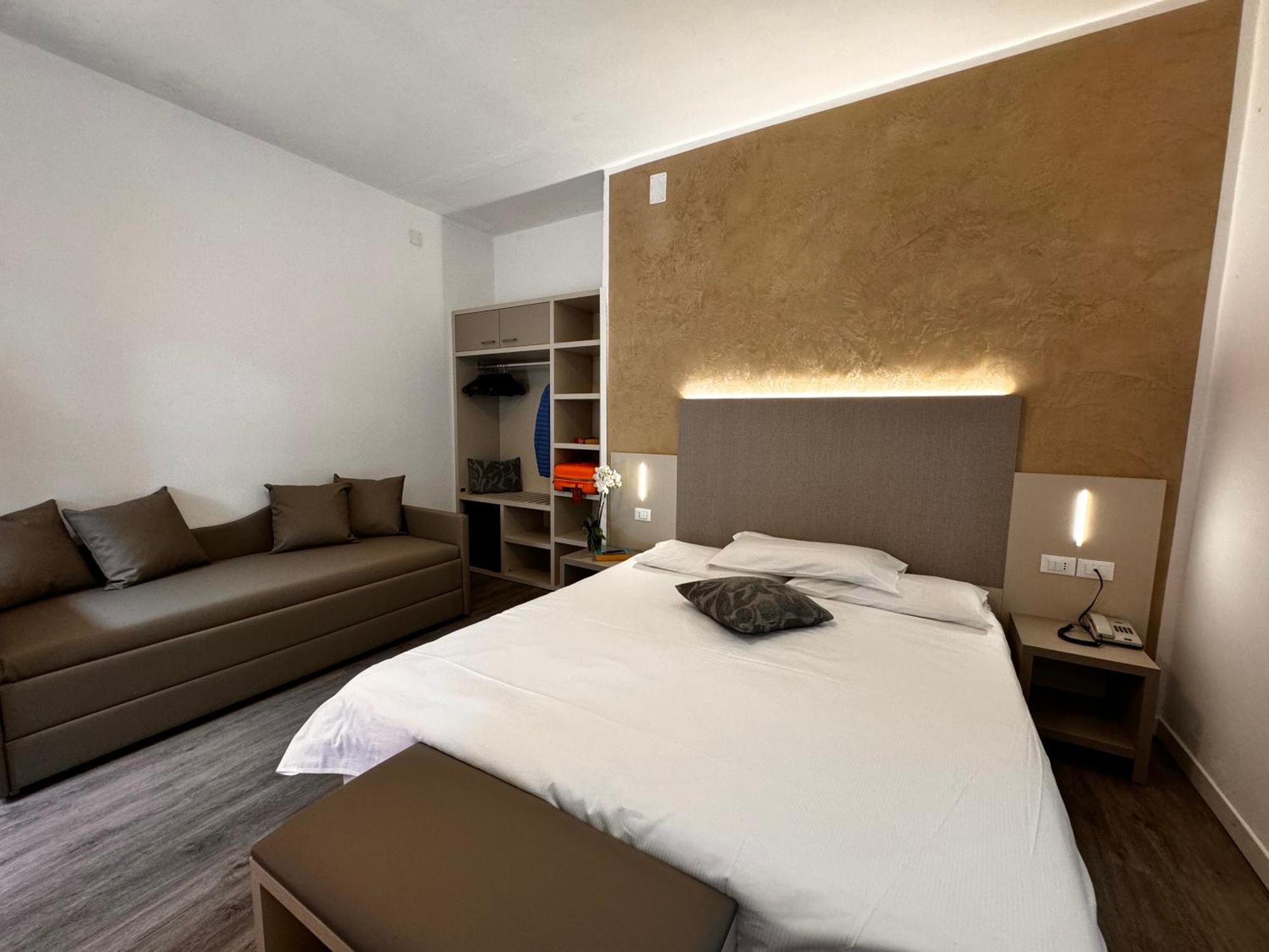 Hotel Etna Caorle Eksteriør billede